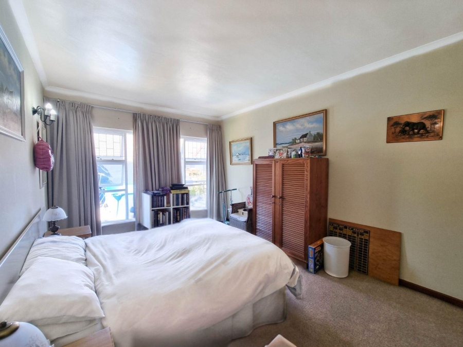 4 Bedroom Property for Sale in Westcliff Western Cape